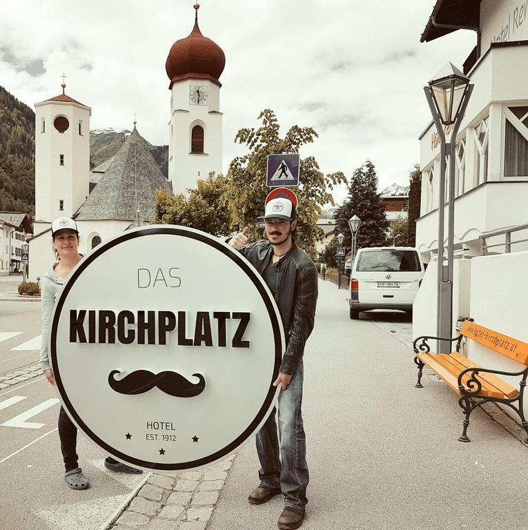 Hotel Pension Kirchplatz Sankt Anton am Arlberg Esterno foto