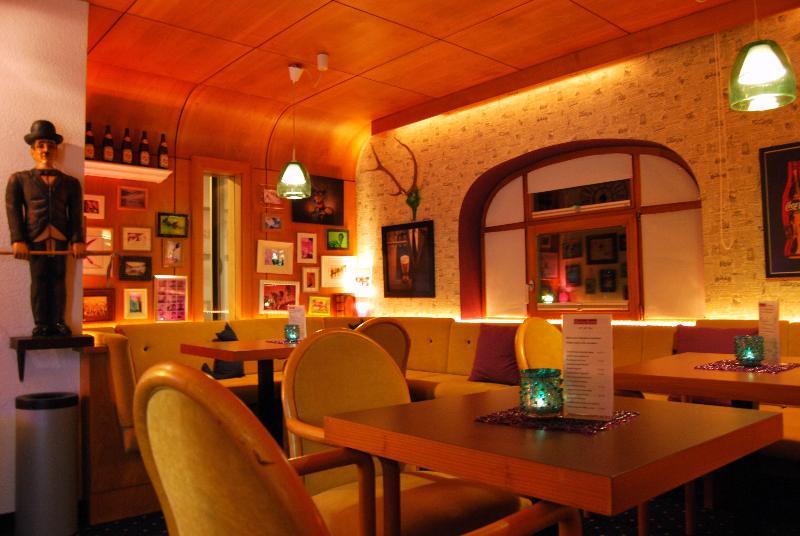Hotel Pension Kirchplatz Sankt Anton am Arlberg Esterno foto
